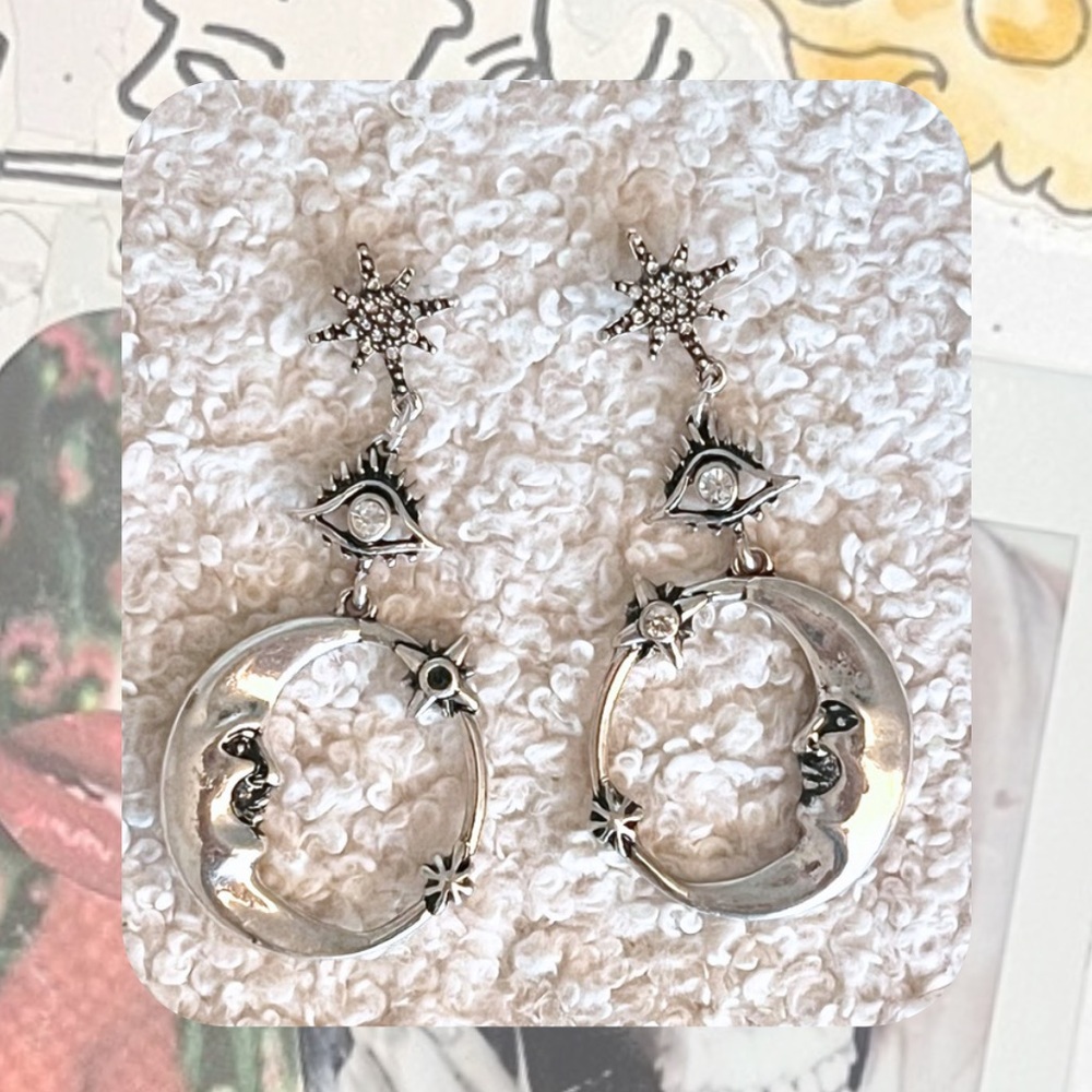 🎉🎉Lovisa Witchy Aesthetic Silver Moon & Star Drop Earrings